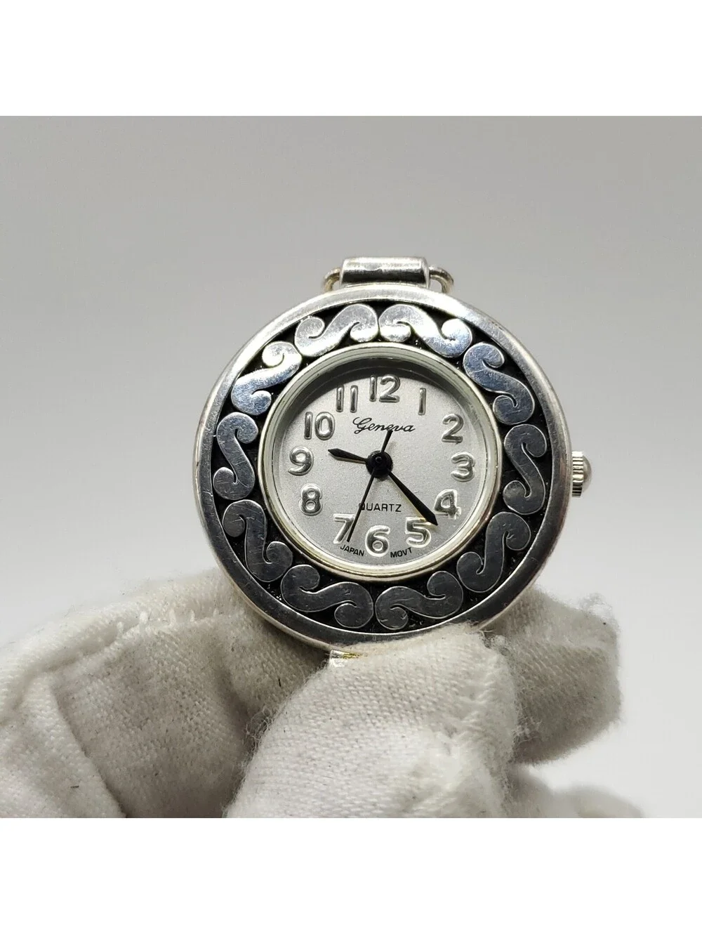 Geneva Beaded Bracelet 28mm Silver Tone Womens Watch New Battery